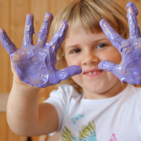 jeux et loisirs creatifs l'armoire de bebe produit vegan naturel pour les enfants